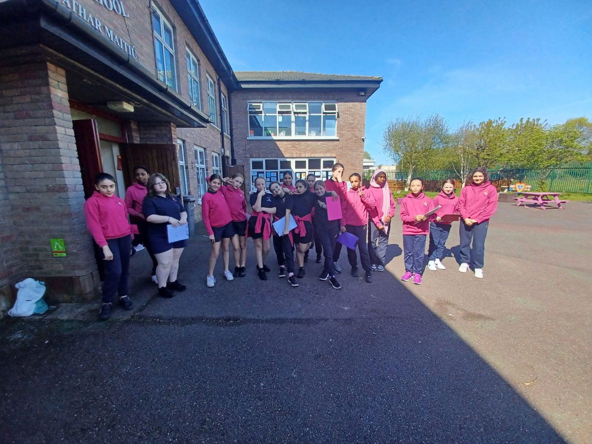 A wonderful sporting activity during @TogherGirls #ActiveWeek was orienteering. Ms.Wade's 5th were all smiles after completing the course. Mìle buìochas to #ActiveSchoolsCommittee for organising this year's orienteeting activity. @CorkSports @ActiveFlag #sport #togher