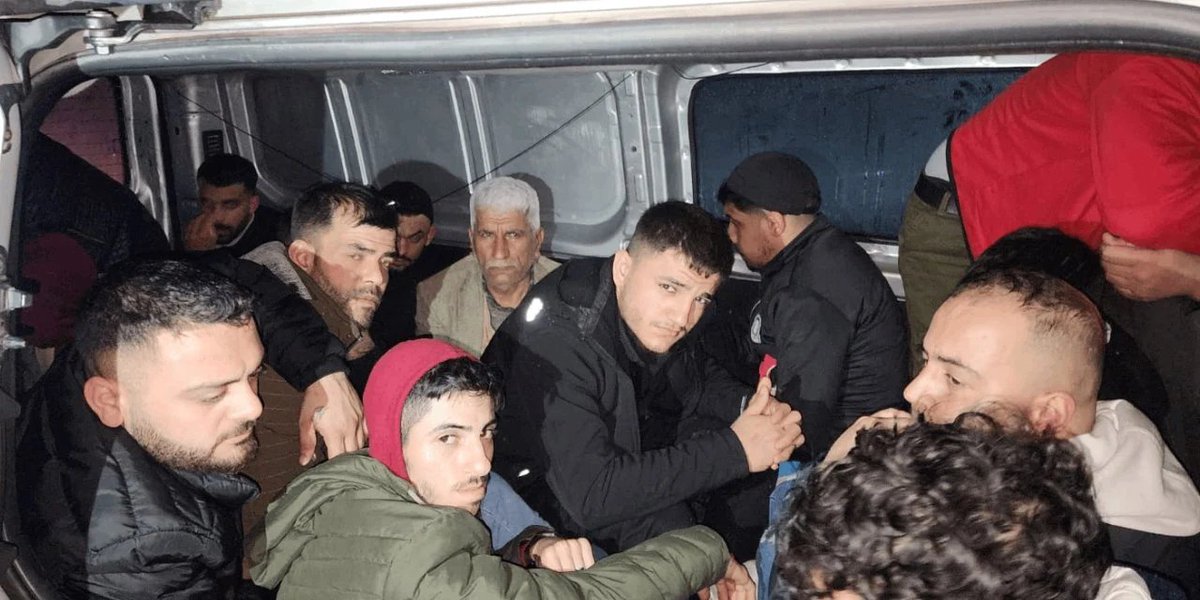 Tekirdağ'da kaçak yollarla ülkeye giren 21 düzensiz göçmen yakalandı halktv.com.tr/turkiye/tekird…