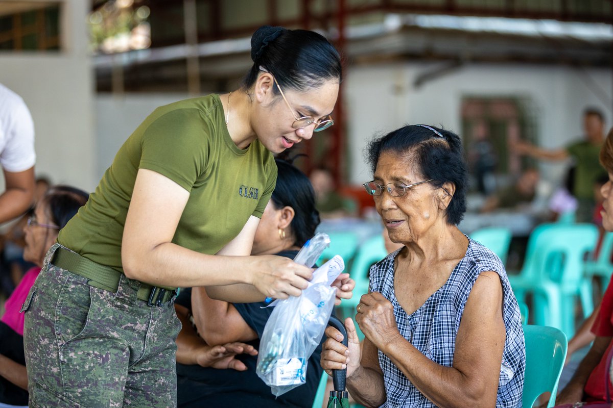 #Balikatan photo of the day: Philippine and U.S. service members join forces to provide medical and dental evaluations in different communities. #FriendsPartnersAllies