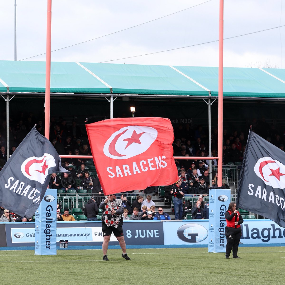 Our fastest selling home game ever 😱

Only a handful of tickets left for 💫 🆚 🦈.

🎟️ tinyurl.com/yc6hrw73

#YourSaracens💫