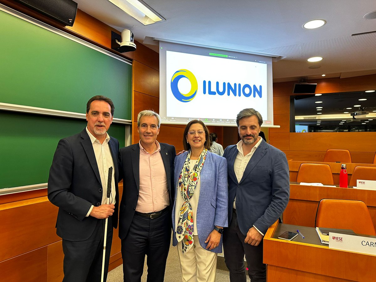 🗣️ Alejandro Oñoro, conseller delegat d'@ILUNION, ha participat en una ponència per explicar el model socio-empresarial del @GrupoSocialONCE als alumnes d'@iesebschool.