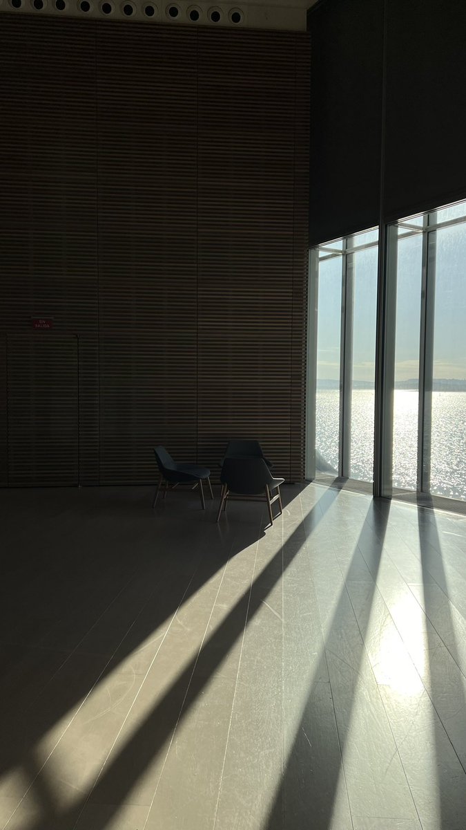 ¡Buenos días! Hoy y mañana Santander es la capital del arte y el <a href="/centrobotin/">Centro Botín</a> la sede de este IlI Congreso Internacional 🎨✨