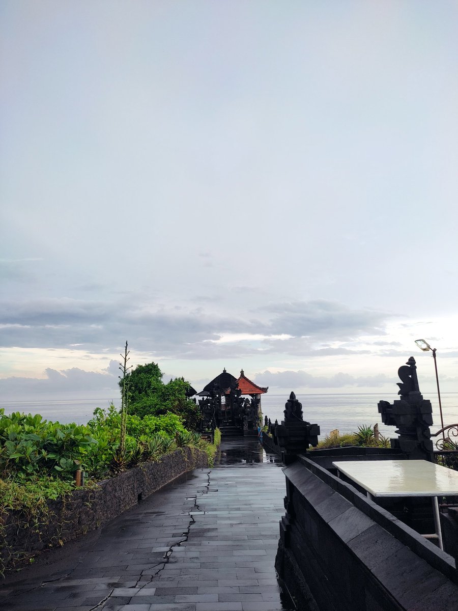 morphine_zh's tweet photo. Holiday dlu, jan garap mulu https://t.co/P5RX9hHcl1