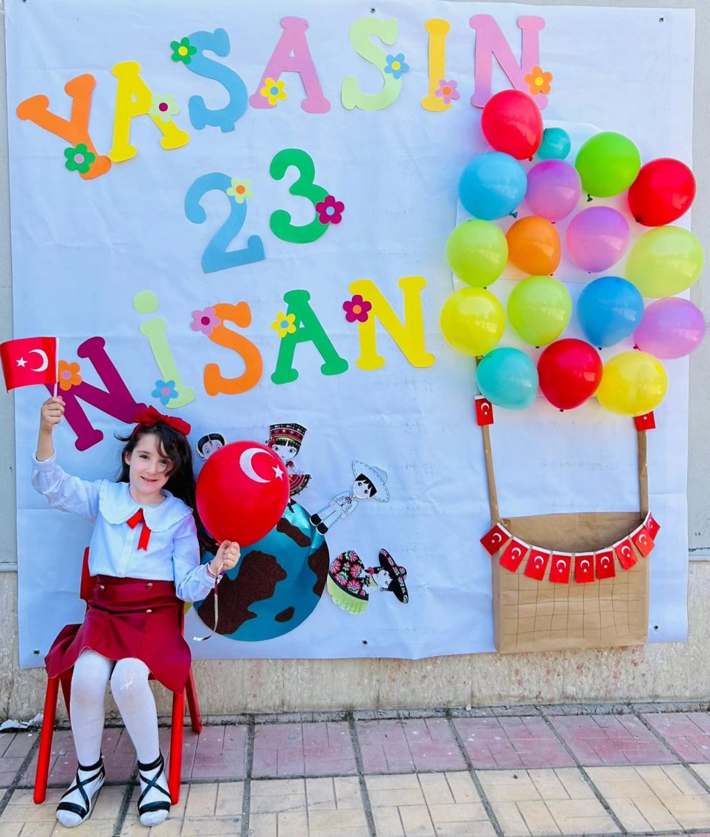 Batmancamlitepe's tweet photo. #23Nisan Ulusal Egemenlik ve Çocuk Bayramımız kutlu olsun! 🇹🇷🎈🍭🎉🌸🇹🇷 @tcmeb @BatmanilMEM @MahmutKurtaran1 @ebapbatman https://t.co/Txy9TNVi93