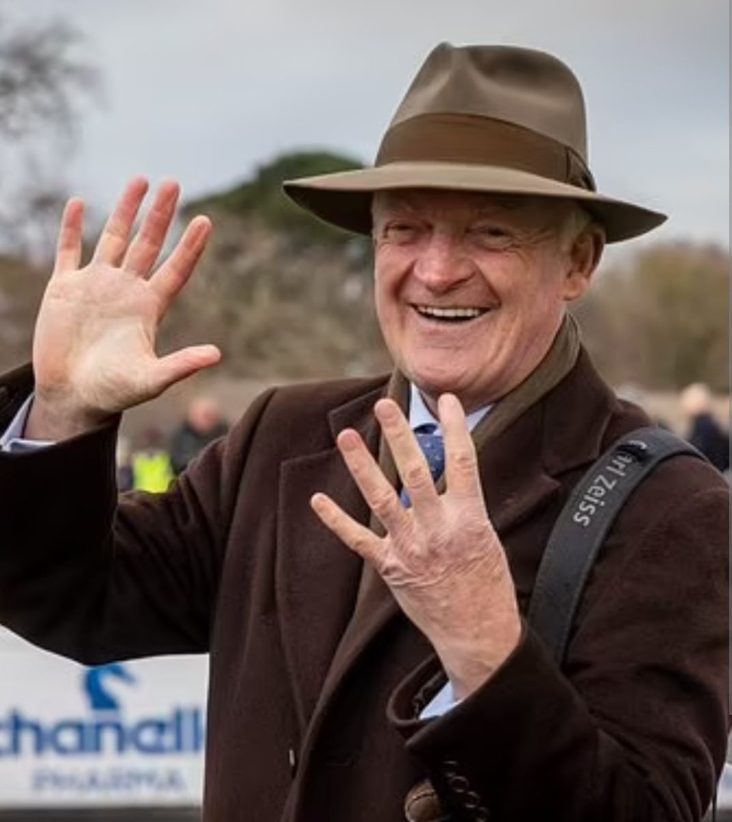💷 If WILLIE MULLINS Has A Double at PERTH with INSTIT & LOUGHGLYNN for Townend today: 😍 🎁 I'll give £100 CASH to One of YOU Lucky People at 10pm tonight!! 💷 To Enter: 👇 1⃣ RT this Tweet 2⃣ Follow @racingblogger 📸 instagram.com/racingblogger #EarthDay #Win #Perth #Ireland