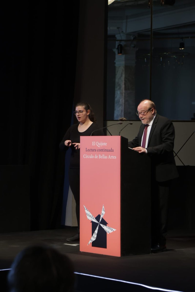 Ayer participé en la XXVIII Lectura continuada del Quijote. Es emocionante ver a tanta gente un año más ponerle voz, incluso en distintas lenguas, a la obra magna de Cervantes. 
Gracias,@cbamadrid 
#YoLeoElQuijote