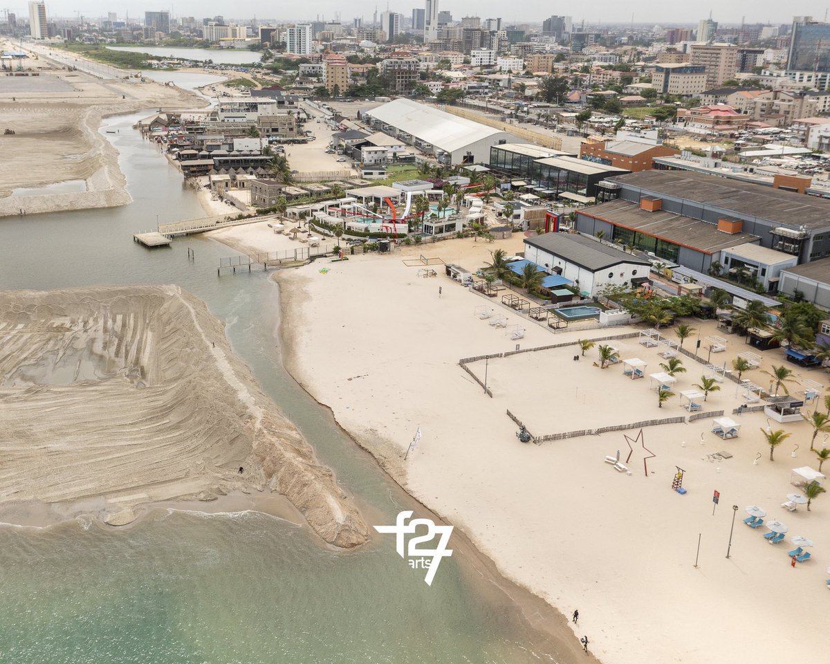 tobbinator's tweet photo. Landmark Beach and the surrounding region from the sky. You can see the progress of the Sand-filling activities and a glimpse of the Lagos-Calabar Coastal highway in the shot.  

#EarthDay #f27arts #landmark #landmarkbeach https://t.co/0HN0np3mpr