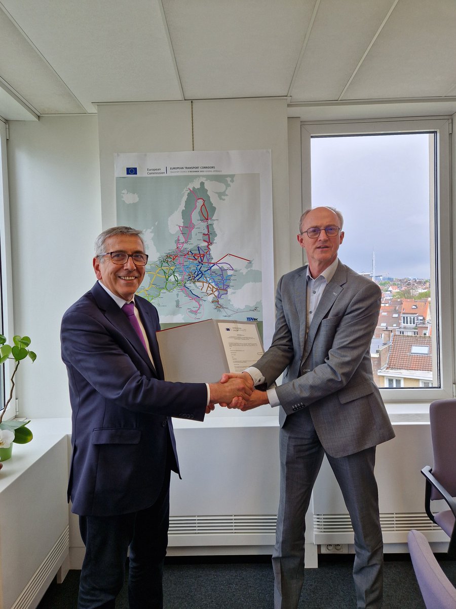 Glad to be renewing our 🇪🇺 cooperation with @ICOgob 🇪🇸 for deployment of alternative fuel infrastructure #CEFTransport. Investment support to further boost the transition to sustainable transport. #ConnectingEurope #EUGreenDeal 👇