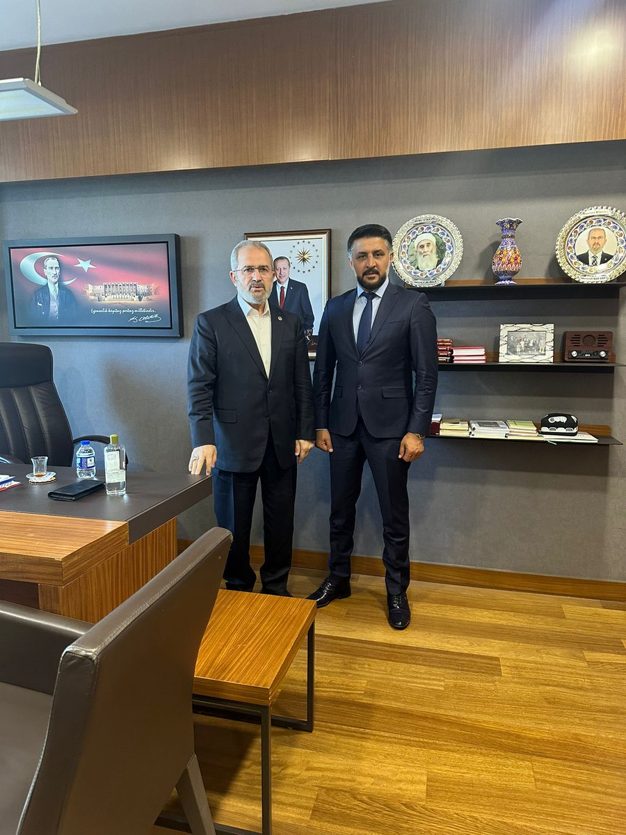 Meclisimizde bizleri ziyaret eden Hazro Belediye Başkanımız Sn. Fuat Mehmetoğlu'na nazik ziyaretleri için teşekkür ediyorum.