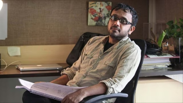 Dibakar Banerjee reveals Ekta Kapoor saw his unreleased controversial Netflix film Tees, told him ‘I loved it, but wouldn’t want to release it’
#DibakarBanerjee  #EktaKapoor #netflix 
READ MORE: - 24x7newsonline.com/dibakar-banerj…