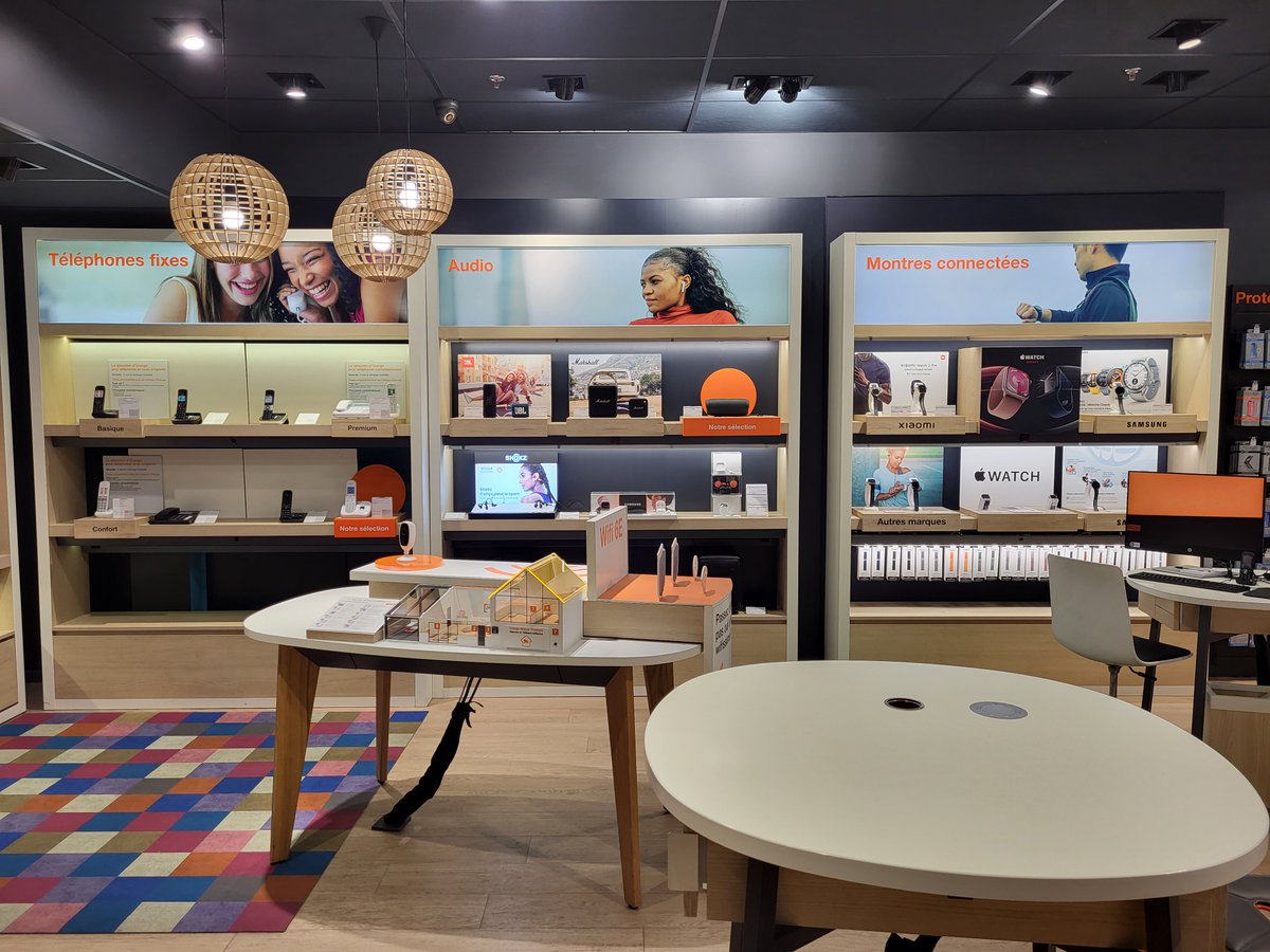 Orange Store tweet media