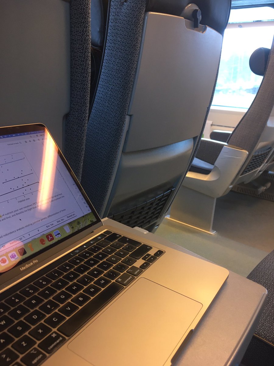 duplouy_anne's tweet photo. Making the best of this calm #TrainRide from Helsinki to Joensuu before a few days filled with science at #FinnishMolEco Symposium. W/ #Julian @VTwort @LindstedtCarita and more https://t.co/UaU4CodAyp