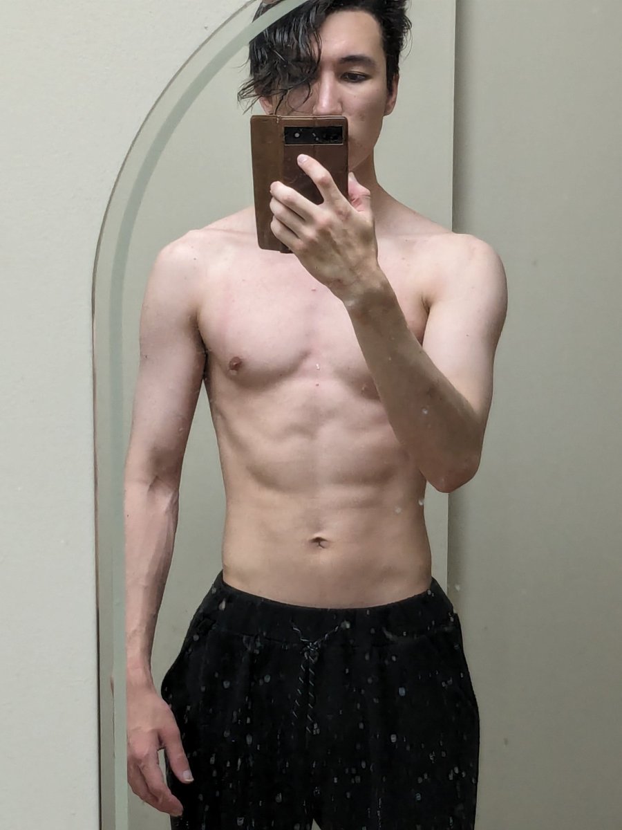 筋トレ16日目
むしろ腹筋と胸なくなってない？
#筋トレ初心者
#宅トレ