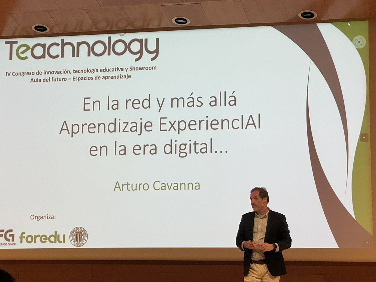 GraoIes's tweet photo. @GraoIes en la @UPV con @ArturoCavanna  @GVA_Cefire https://t.co/1drOznK3pZ