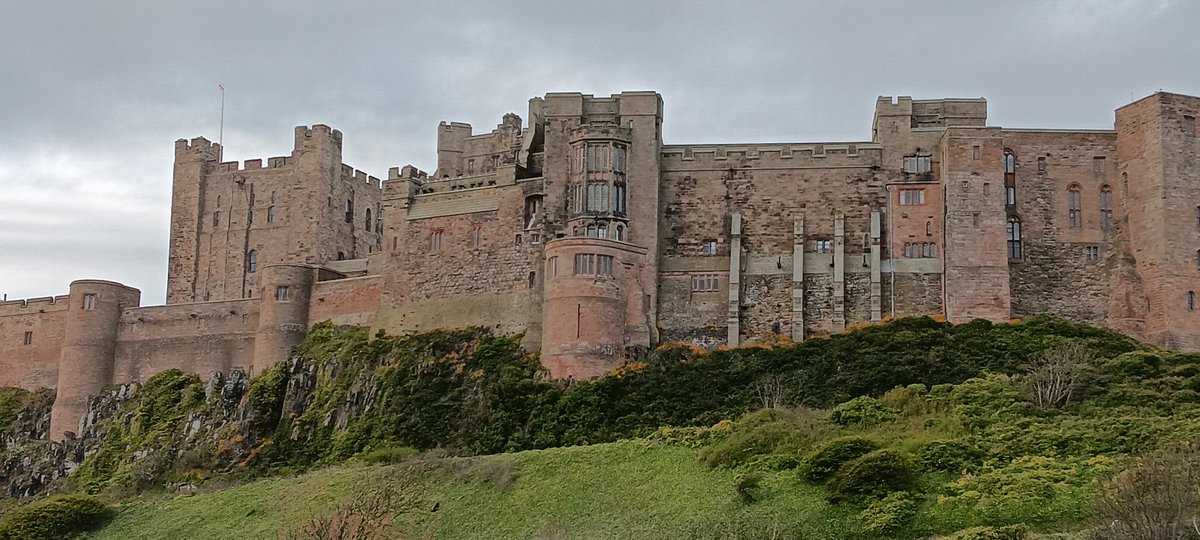 On way to Berwick but had to stop to get a few shots of the iconic #Bamburghcastle  for you guys
#NorthNorthumland 
@NorthEastTweets