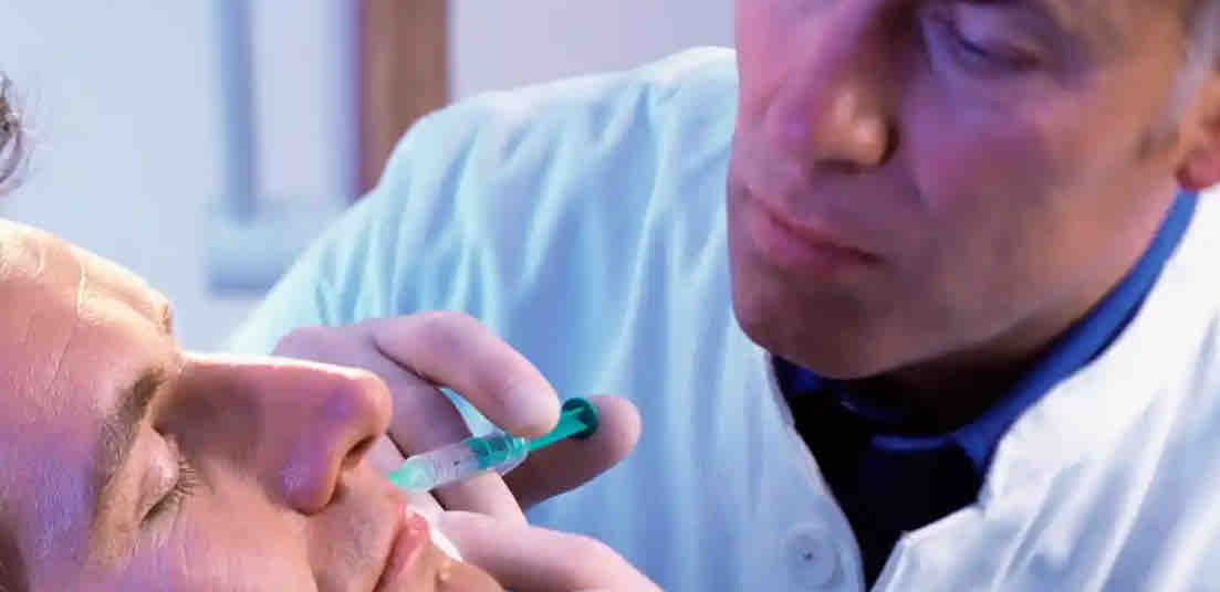 Health officials in New York City are the latest in the US to warn against Botox injections from non-medical providers after a rash of incidents amp.theguardian.com/us-news/2024/a… #botox #cosmeticprocedures @guardian