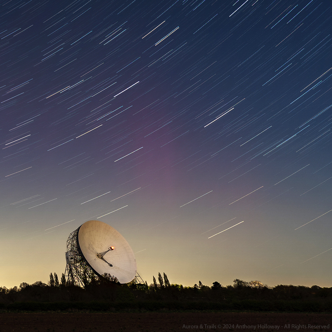 On Saturday, during a sequence of exposures to capture star trails this region of red aurora was visible for a few minutes in a moon lit sky. Meanwhile the Lovell Telescope @jodrellbank  was observing objects much further out in space. @OfficialUoM @UoMSciEng @UoMPhysics #UoM200