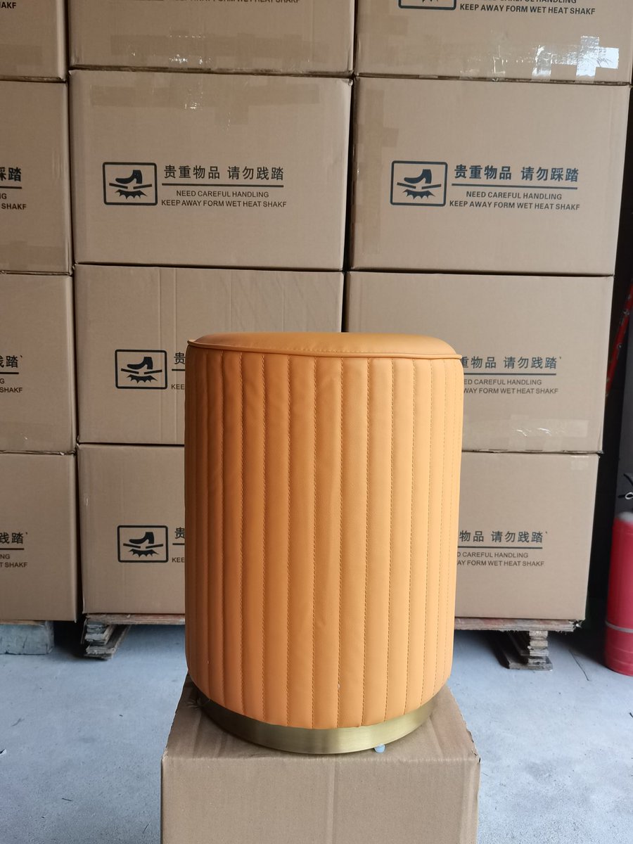 ShawnXiao001's tweet photo. Hanyee leather stool for living room, dresser, coffee table, wood plus gold stainless steel, different colors available, durable frame and bottom #stool #leatherstool #stainlesssteel #livingroomchair #vanitystool https://t.co/budpQo8jH9