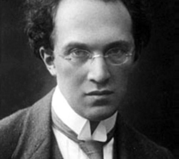 Franz Schreker’s first opera, Flammen, was premiered in Vienna in 1902.