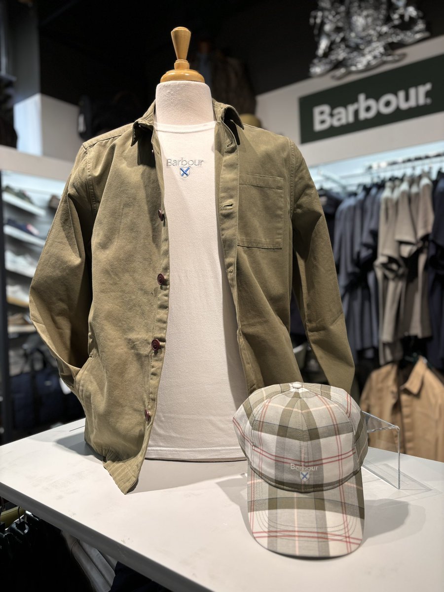 🌟 This washed olive cotton overshirt makes a great companion for any pair of jeans and trainers 🌟

*
*
*
*
*
*
*
*
#clitheroe #barbour #retail #vareystownandcountry #vareys #shopinclitheroe #britishbrands #towncentre