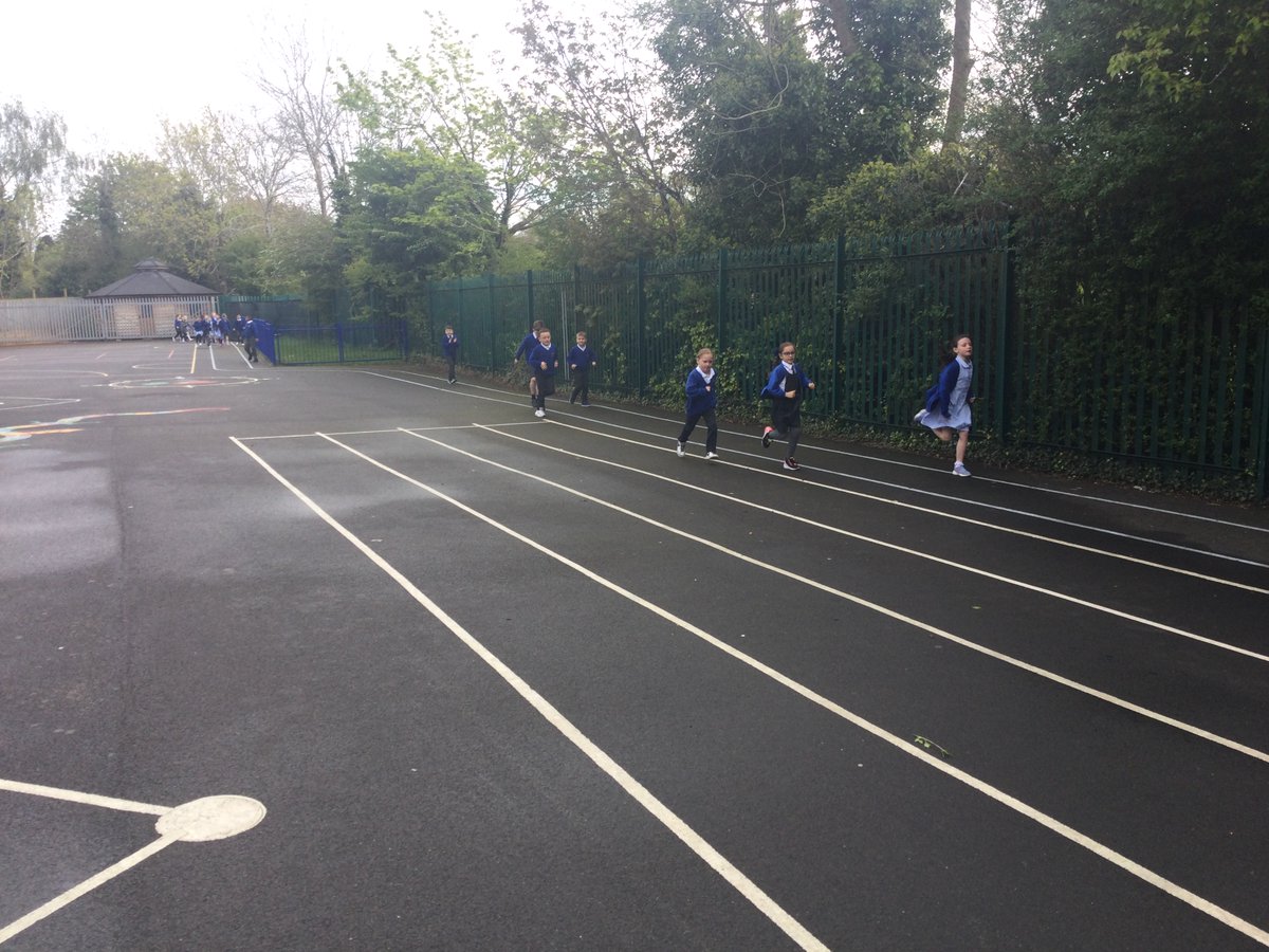 Another Day, another mile! Well done Beech class, you are doing fantastic. #OLOLPE #londonmarathon2024 @_thedailymile 🏃‍♀️ 🏅