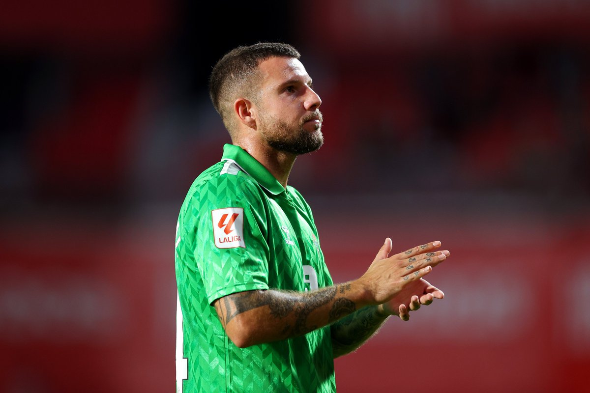 LaFiligranaSVQ's tweet photo. 🗣️Aitor Ruibal: "El Betis está demostrando que está siendo mucho mejor que el Sevilla en estos años"

🧠Preguntado por el aspecto mental: "El #RealBetis ha tragado mucha mierda durante muchos años, eso hace que tengas un poco de miedo y hay que cambiarlo". 

🎙️@101TVSevilla