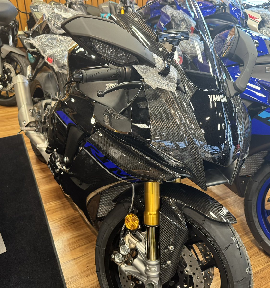 24 YZF R1M
行ってもーた😆

ウイングレットカーボン22万もした😭    羽🪶