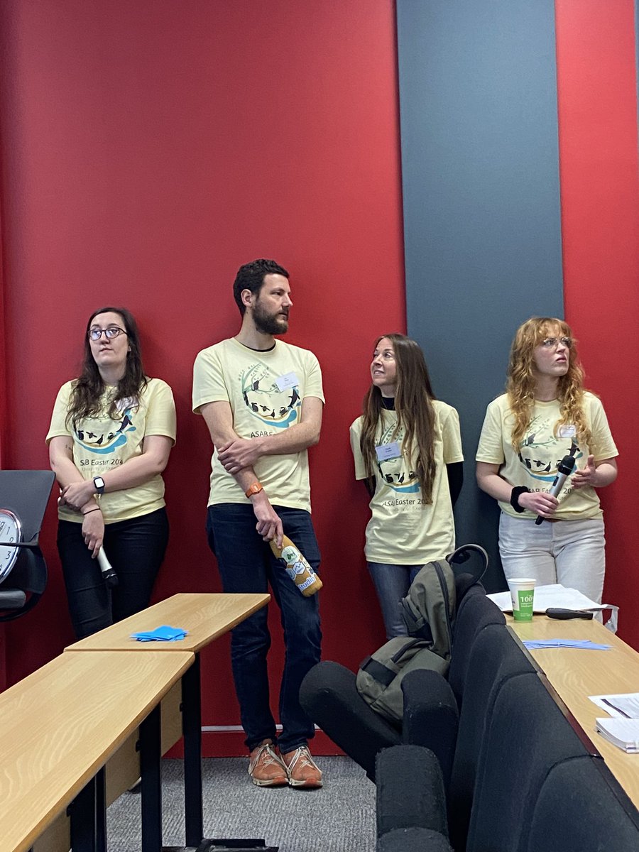 Dazed? Confused? Not sure what to do with your life (or lost in the queens building)? Find one of our super cool volunteers with all your questions 😎 #ASABSpring2024