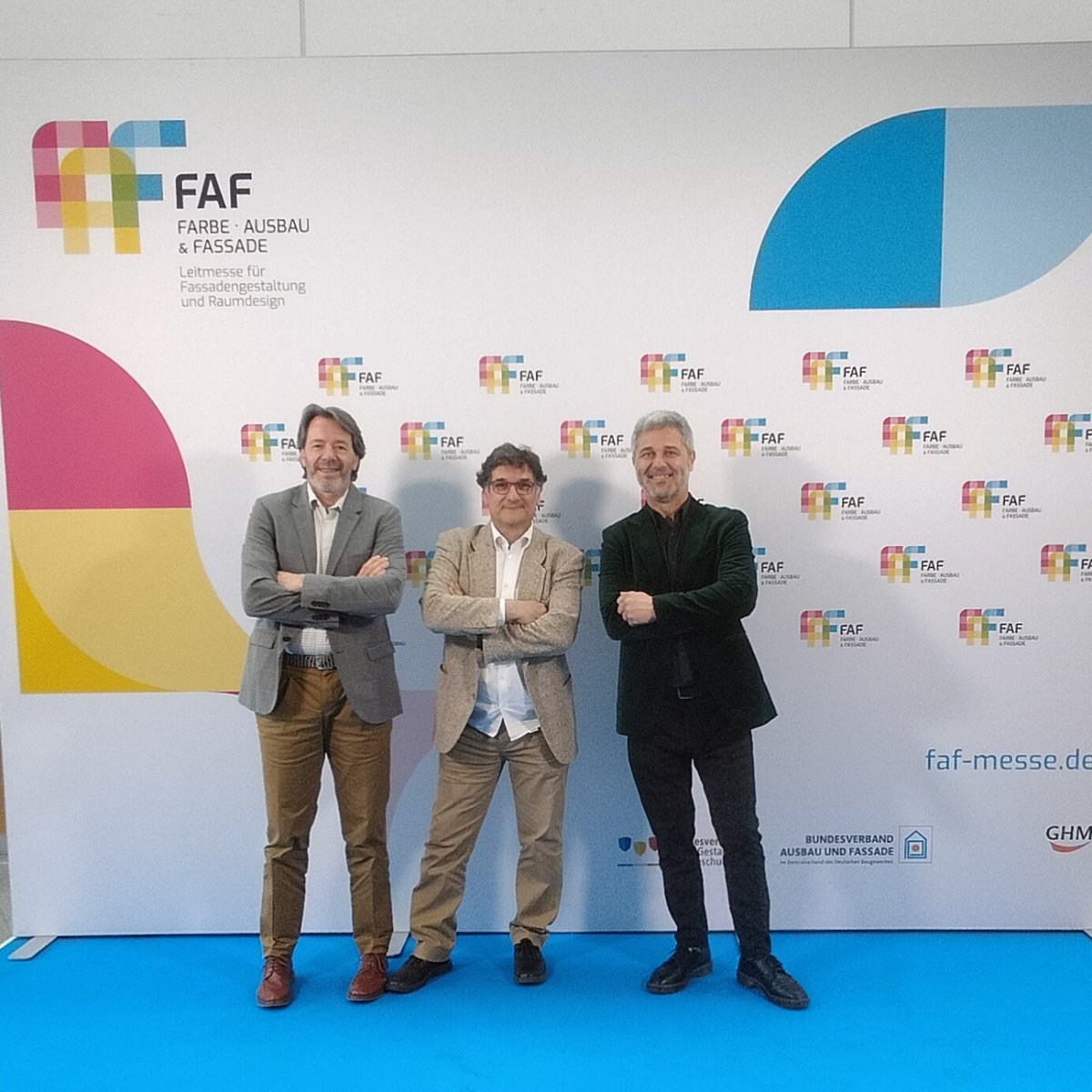 QuimimontSL's tweet photo. 🎨 Hoy los representantes de las tres líneas de negocio clave de Quimimont, Ramon Gairalt, Joan Ferrer y Albert Barrera han viajado hasta Colonia 👇🏻 https://t.co/2kS2GgHlzR
