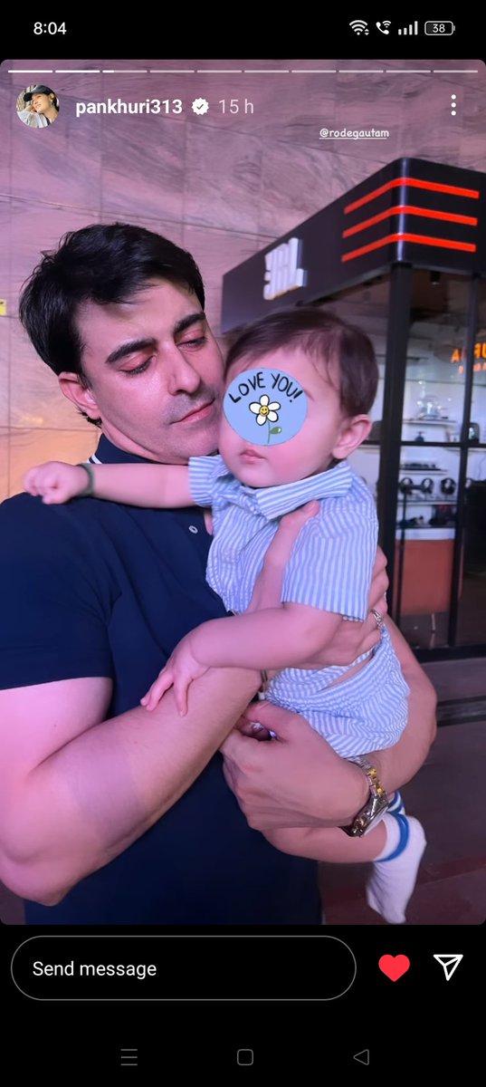 Radhya and Raditya with #GautamRode and #PankhuriAwasthy 
Cuties!! 🥰🥰
#RadhyaRode #RadityaRode
🧿
@gautam_rode @Panawasthy_31