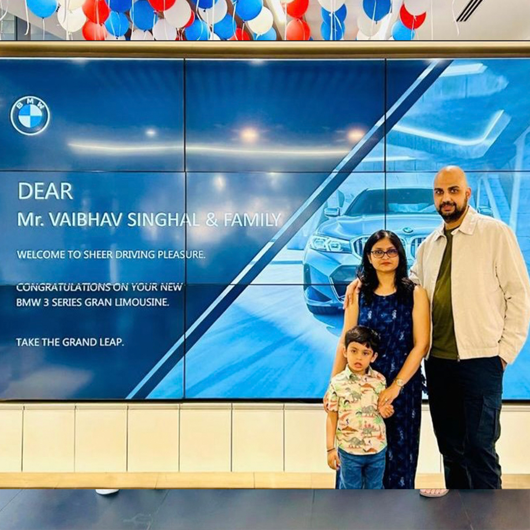 A new chapter of #3rill, unlocked.
Congratulations to Mr. Vaibhav Singhal and family on their brand new BMW 3 Series. Welcome to the world of sheer driving pleasure. 
#BMW3Series

#Luxury #BMW #deutschemotorenwhitefield #deutschemotorenbangalore #bmwwhitefield #bmwbangalore