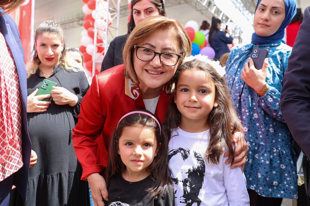 Gaziantep'te seçmen sayısı 150 bin artmış Fatma Şahin'in oyu 150 bin düşmüş:))) Elbette sebep sadece ekonomik değil :))