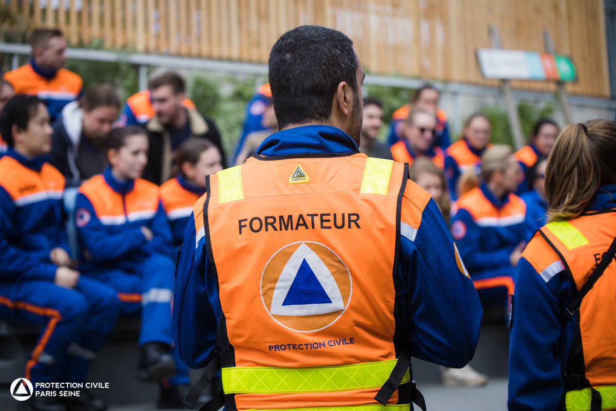 ProtecParis15's tweet photo. 45 secouristes dont 9 formateurs et des prises en charge de tous types : notre antenne a participé à une manœuvre de grande ampleur avec @PCParis16, @ProtecParis13 et l’antenne dédiée aux JOP ! 
Nos équipes sont prêtes à intervenir lors des #JOP2024 https://t.co/vT2DUbeYoi