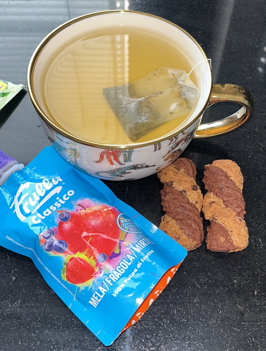 fairy_b0nes's tweet photo. breakfast https://t.co/Pl0jnFq11F