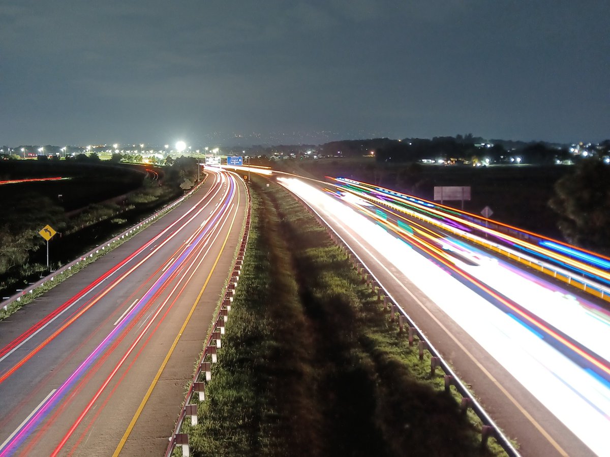 bayJoee's tweet image. Beberapa waktu lalu, saya mencoba mengambil foto #lighttrail dengan #GalaxyA15 5G. #GalaxyA15 5G ini sudah dibekali pengaturan kecepatan rana sehingga lebih fleksibel saat memotret. Ini langkah baik dari Samsung untuk lini entry level. 👏🏻

@samsungID 
#withGalaxy
#GalaxyA15 5G