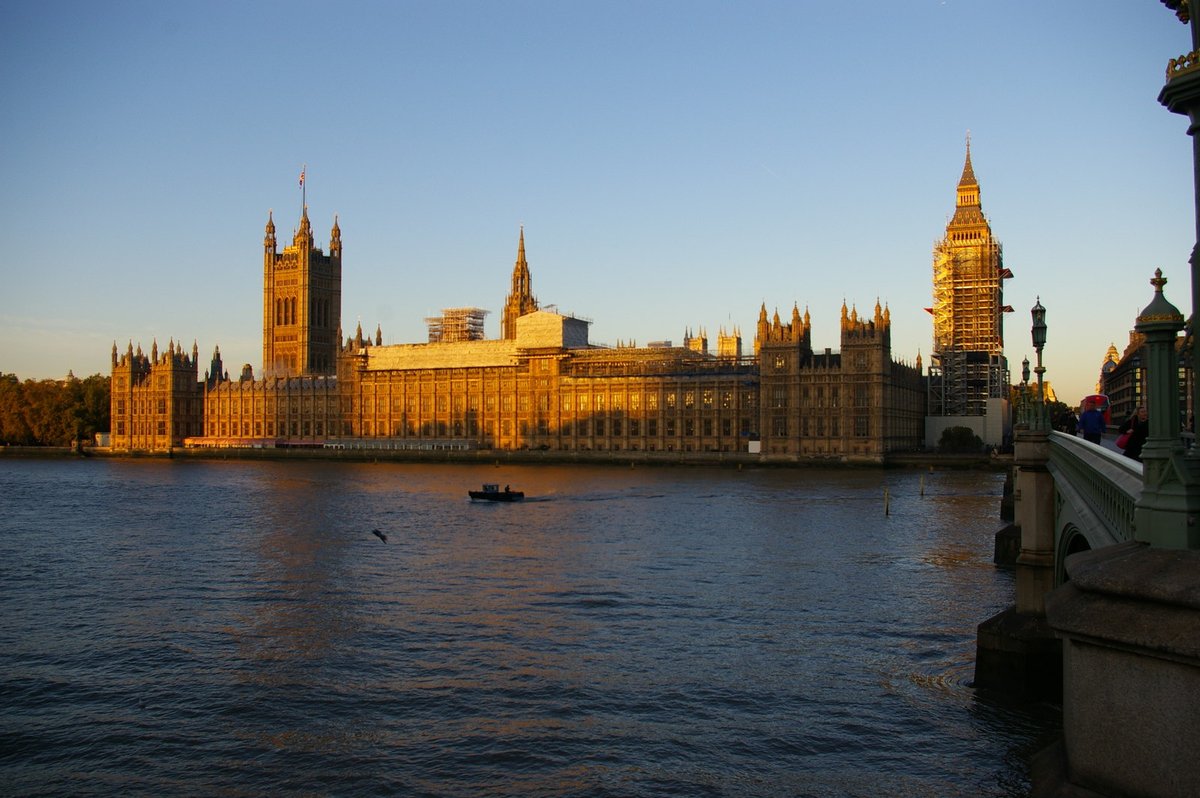 From community engagement to @UKParliament 💫 MA #History student Myfanwy Mainwaring-Smith is heading to Westminster for work experience at invite of her MP @DavidTCDavies following placement with @citizenswales in our Heritage, Community Action & Public Engagement module 🏴󠁧󠁢󠁷󠁬󠁳󠁿🇬🇧