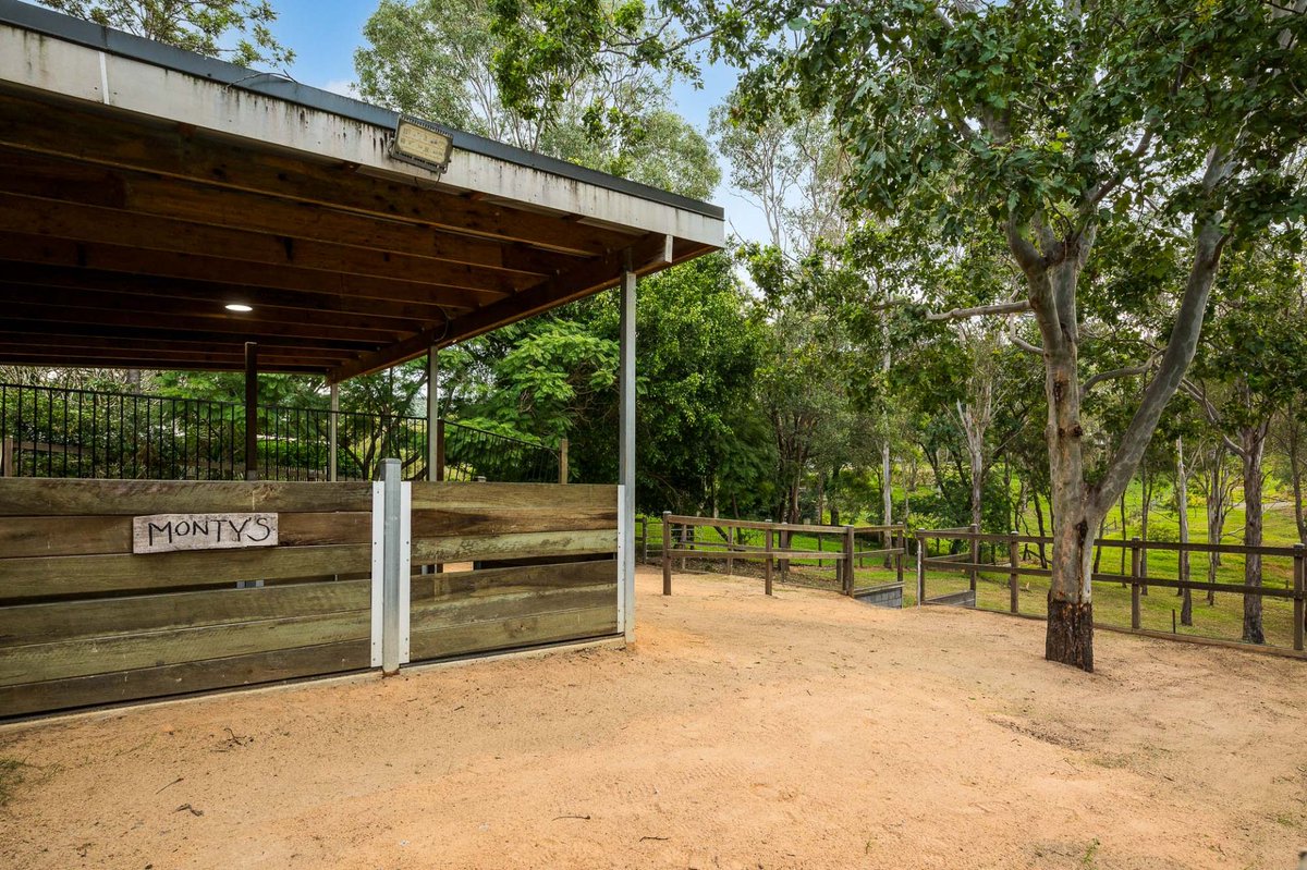 For Sale: 71 Smiths Road, Wights Mountain QLD 4520
horseproperty.com.au/property/70083
Retreat to a wonderful 5-acre horse-friendly oasis

#qld #horsefacilities #forsale #horse #horseproperty #realestate #acreagelife #acreage #rural #rurallifestyle #ruralproperty