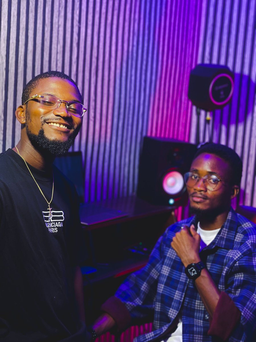 Official_Lareez's tweet image. Back in the studio, new music soonest 🚀 #Lareez