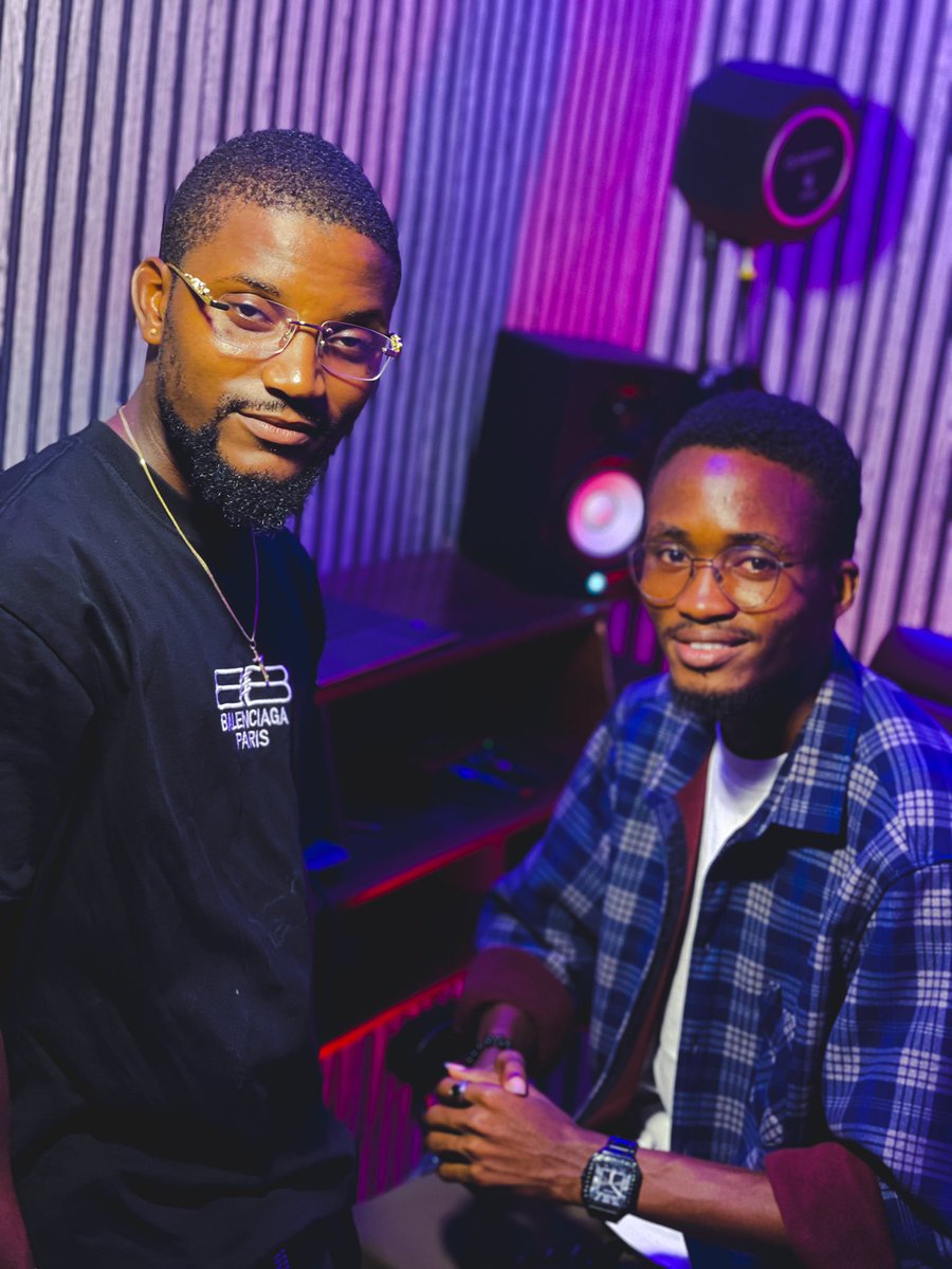 Official_Lareez's tweet image. Back in the studio, new music soonest 🚀 #Lareez