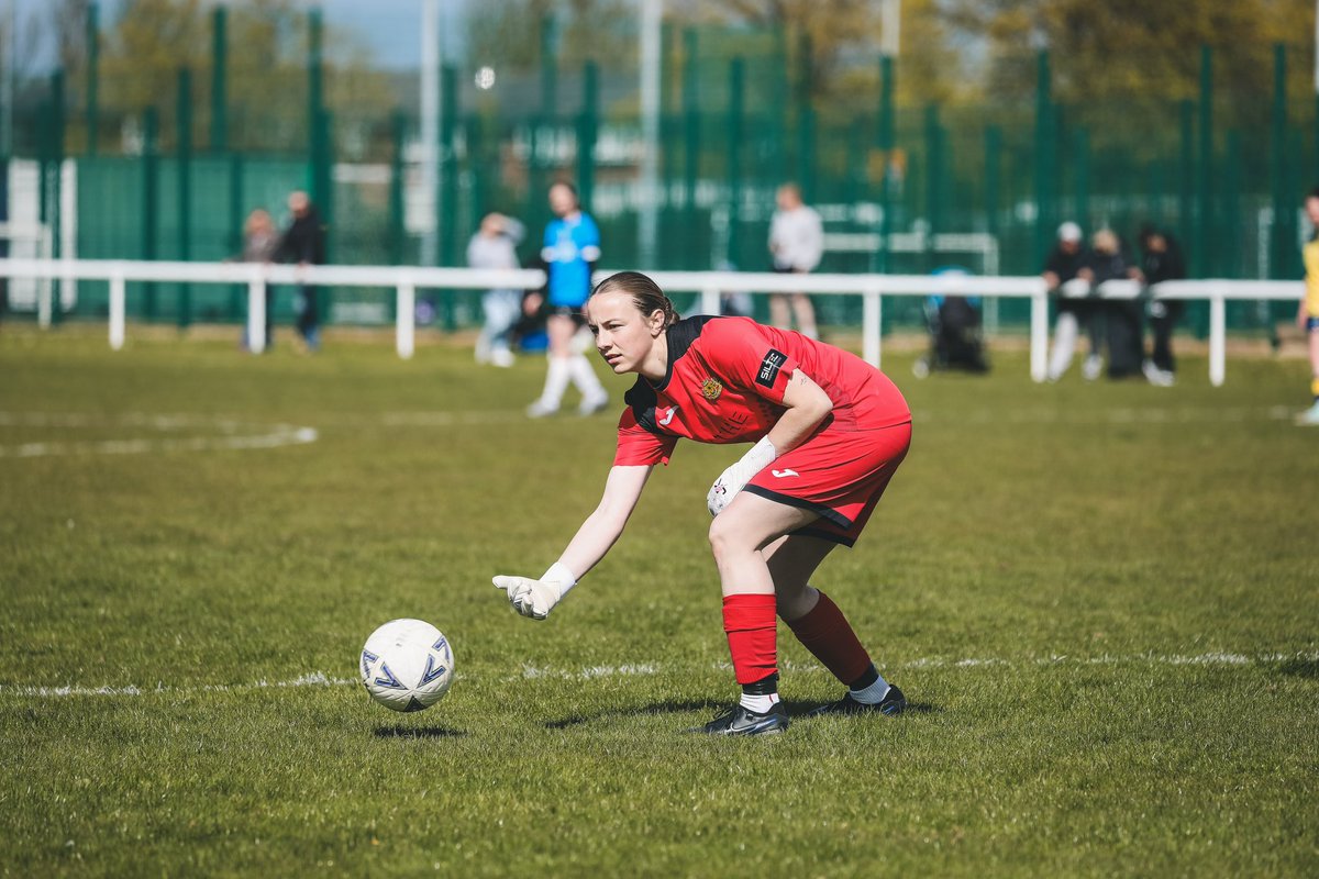 MoneysFCWomen's tweet photo. Match Action 📸 @LewisMoranPhoto 

@MoneysFCWomen Reserves overcome @SwindonTownWFC Development 6-2 in the final league match of the season. 

#UpTheMoneys https://t.co/2RPvUeYD6g
