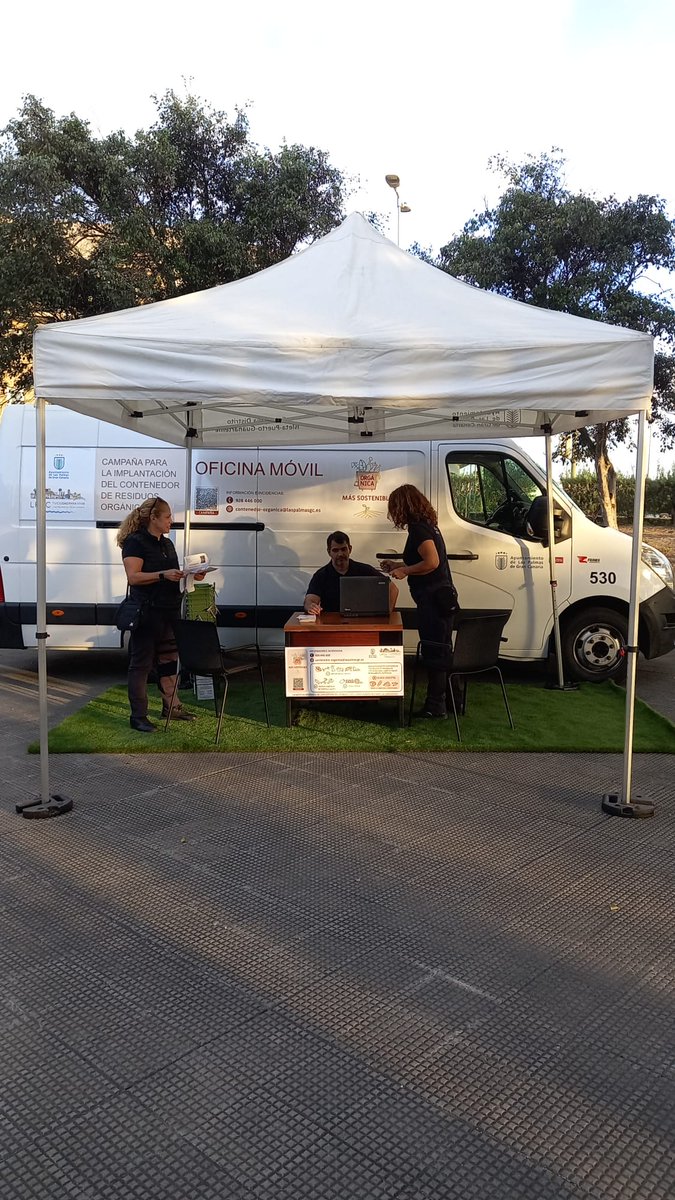LimpiezaLPGC's tweet image. #LosTarahales es el primer barrio donde se implanta el #ContenedorMarrón 🟤 de materia #orgánica

Hemos instalado nuestra #ofimovil para info e inscripción en Pza. Cayo Ramírez Santana (días 24, 29 y 30) y c/ Alto de los Leones 2 (días 25 y 26)

+Más info: bit.ly/3UbGIZP