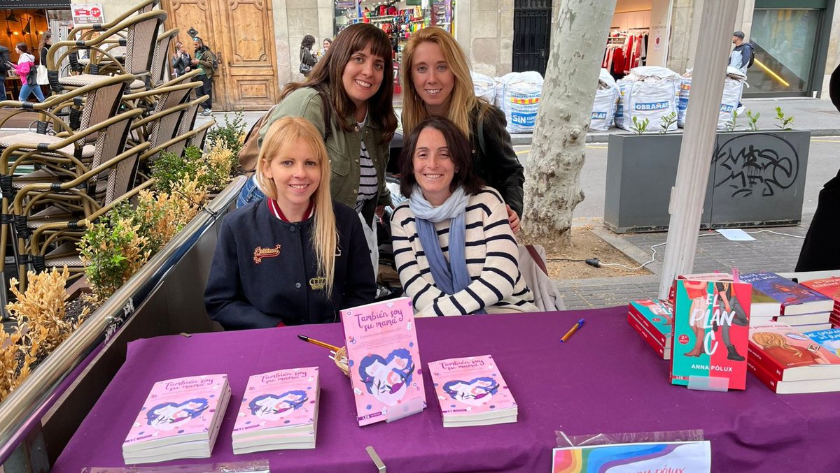 LESeditorial's tweet photo. Nuestras autoras ayer en 🌹Sant Jordi🌹 

1.@jackievaland @newage1119 @MissGinsey @Stefy819 - #TambiénSoySuMamá
2.@CristinaYours de #DDUL y @evavida_writer autora invitada
2.@stefy_leonn de #ElMisteriodelaEscritora, @ThaisDuthie con #SapphicFire  y @mg_papers de #TambiénSoySuMamá https://t.co/LVf8AalSCx