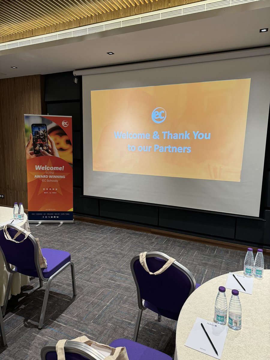 languagetour_sa's tweet photo. We are honored  to meet our partner 
Mr. Andrew in Riyadh 
@ECEnglish 🧡
#بريطانيا 
#دراسةلغة https://t.co/u0MAoAjPlm