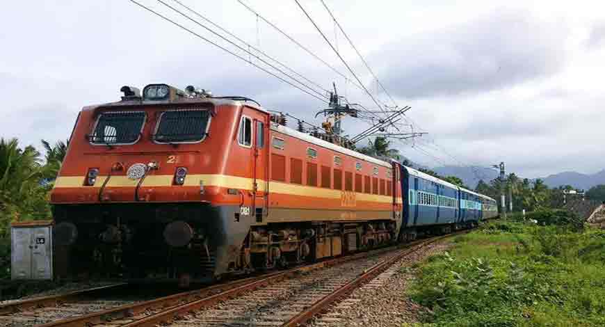 'सामान्य' यात्रियों के पेट का भी ख्याल रखेगा Railway, महज 20 रुपए में मिटेगी भूख!
#BWHindi #IndianRailways @AshwiniVaishnaw #EconomyMeals #Railways #StockMarket #LokSabhaElections2024 #PriyankaGandhi #SupremeCourt 
bwhindi.com/utility-news/r…