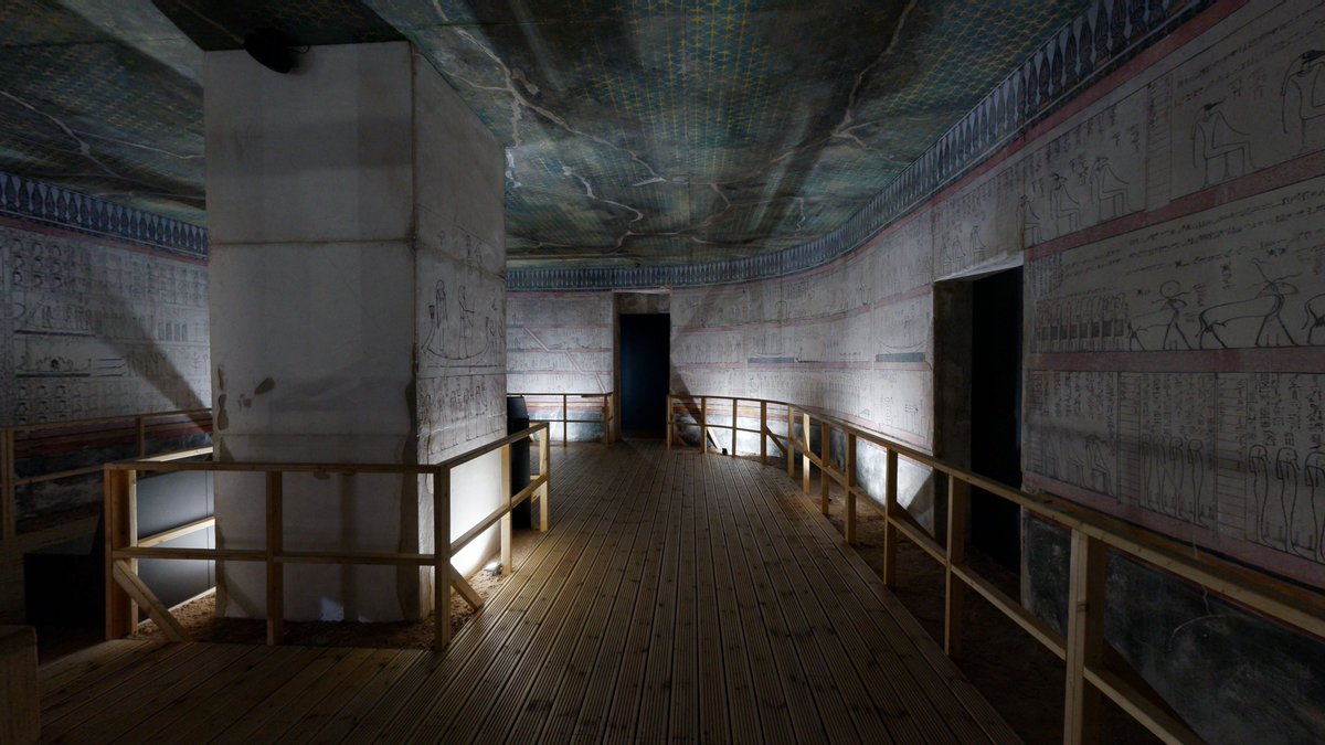 For more #ancientegypt in the North, enter the #ValleyoftheKings in #Bolton! Our virtual tour of the burial chamber of #pharaoh Tuthmosis III - the only replica royal tomb outside #Egypt - is now at my.matterport.com/show/?m=AJk3xW… thanks to the magicians @FrontRowLive360 & @GW1962