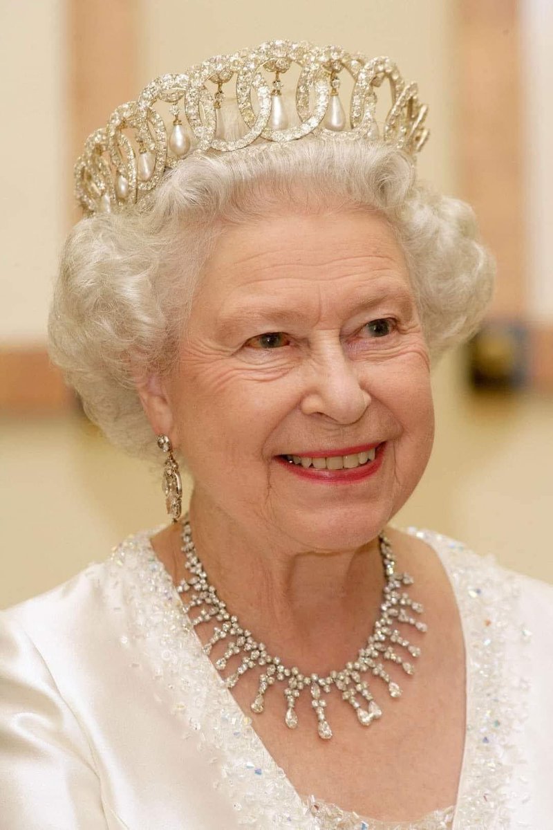 What an absolutely beautiful photo of Our Dearly Missed Queen Elizabeth II Lilibet looking very Regal ❤️❤️❤️❤️ #QueenElizabethII #QueenElizabeth