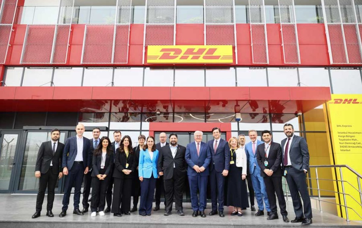 Almanya Cumhurbaşkanı Frank-Walter Steinmeier, DHL Express Türkiye’nin İstanbul Havalimanı’ndaki operasyon merkezini ziyaret etti devirsaati.com/almanya-cumhur… @DevirSaatiDergi @DHLExpressTR @DHLexpress #dhlgroup #dhlexpresstürkiye #istanbulhavalimanı