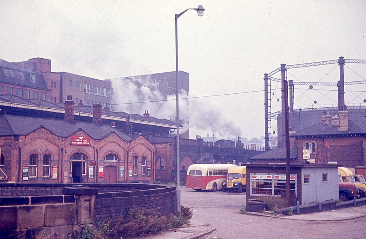 No1tingham's tweet photo. London Road High Level Station, #Nottingham, 1966. Credit: Bryan Jeyes https://t.co/wnnMRm72Wg