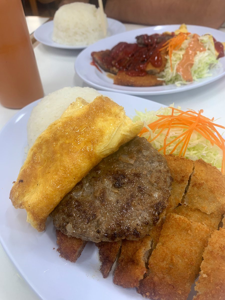 okinawa100's tweet photo. 沖縄市にある長年愛されるレストラン【ハイウェイドライブイン】Cランチを注文！！大人なんだけどボリュームあるお子様ランチのようで毎回ワクワクする笑
クリームスープとライスもついてきます☺️ https://t.co/e2uvkEIKDL