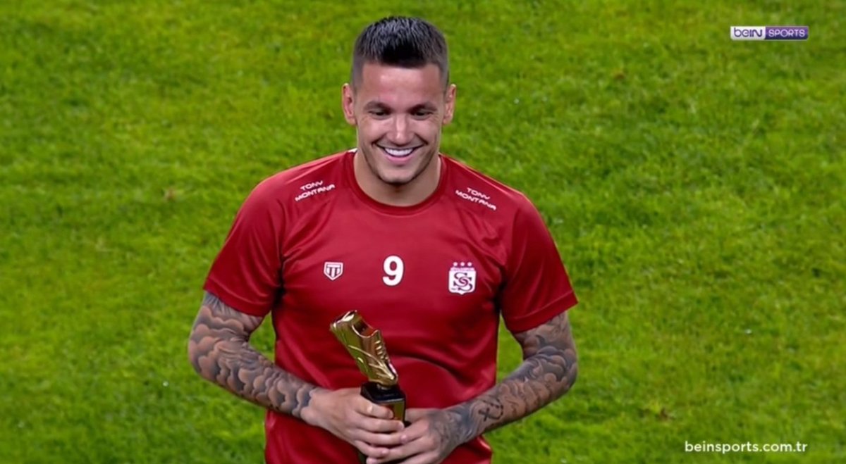 Well done Rey! Rey Manaj has entered the history of the #Sivasspor club. Before the match with Fenerbahce, the Albanian was awarded the golden boot, as the player who has scored the most goals in the history of the club, within one season. #WatfordFC